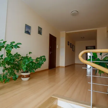 Laura Apartment *